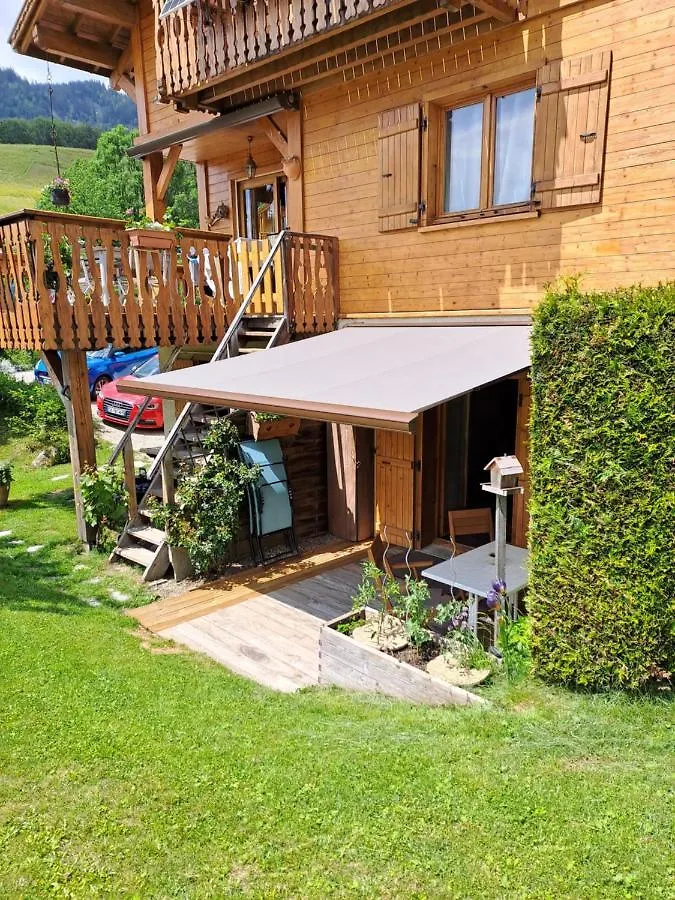 A4 Km De Megeve Tres Joli Studio Avec Jacuzzi ,Vue Sur Les Montagnes Au Calme Apartamento Praz-sur-Arly 0*,  França