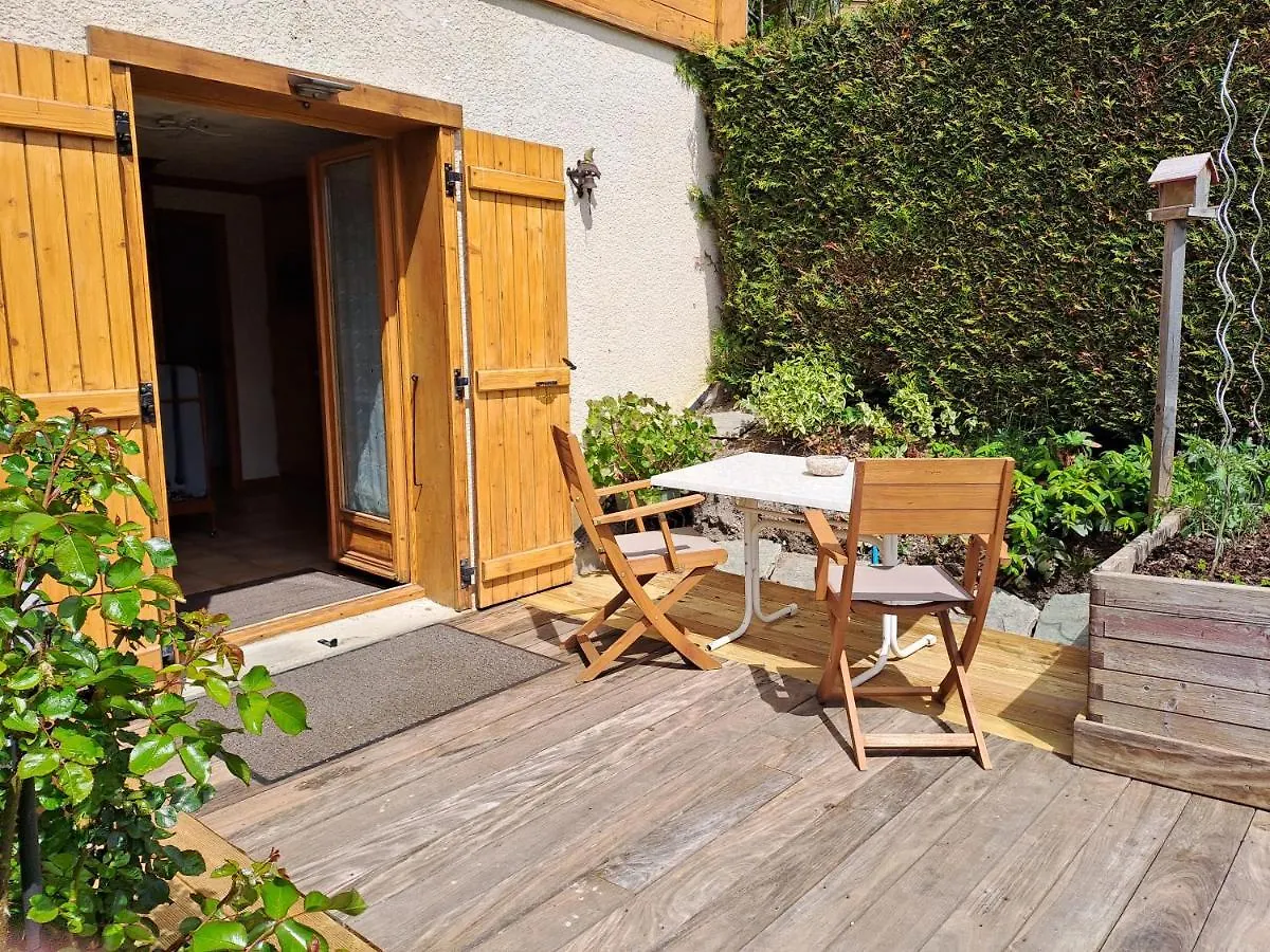 Apartment A4 Km De Megeve Tres Joli Studio Avec Jacuzzi ,Vue Sur Les Montagnes Au Calme Praz-sur-Arly France