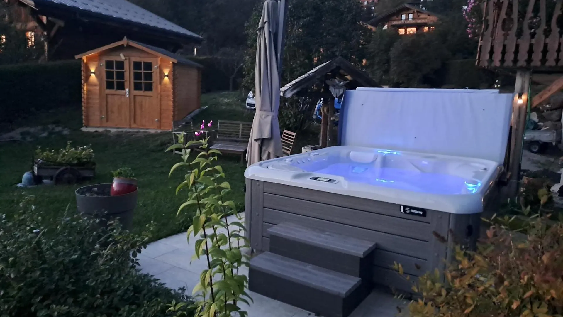 A4 Km De Megeve Tres Joli Studio Avec Jacuzzi ,Vue Sur Les Montagnes Au Calme Praz-sur-Arly Apartment
